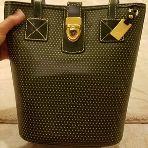 Dooney and Bourke Inc purse